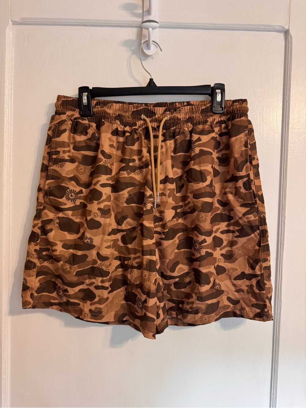 Men's Camouflage Drawstring Athletic Shorts - Brown Camo